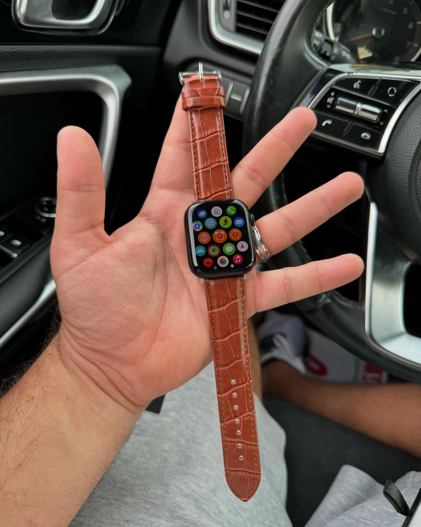 Apple logo series 10 with Leather strap