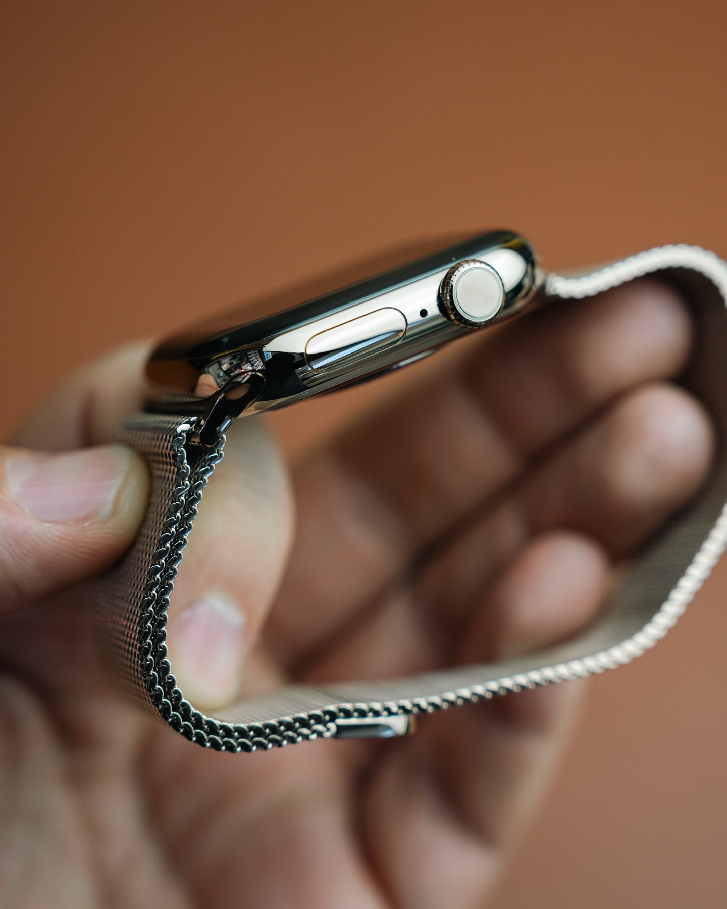 Apple logo series 10 Gold with Magnetic Chain